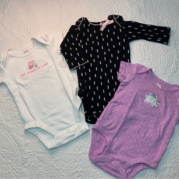 3 Carter’s sets Bundle with an extra long sleeves onesie size 3M - Picture 4 of 9